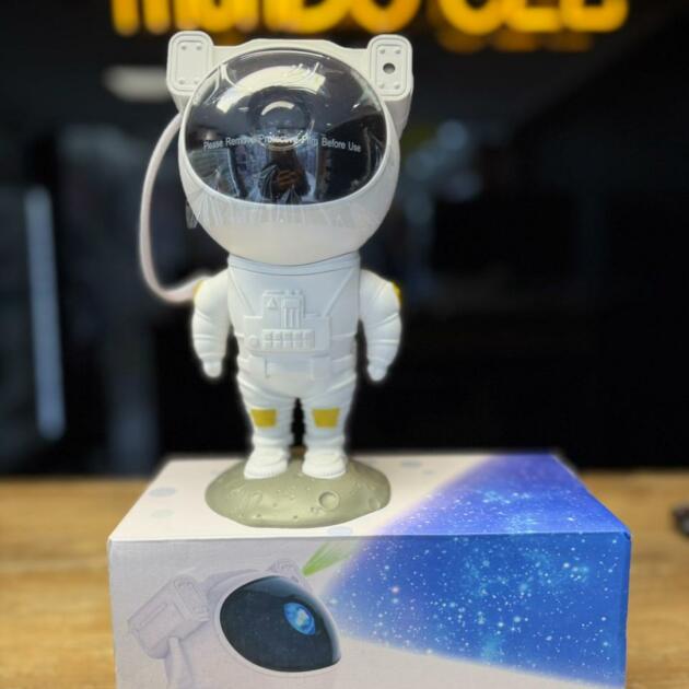 Astronauta Blanco Parado