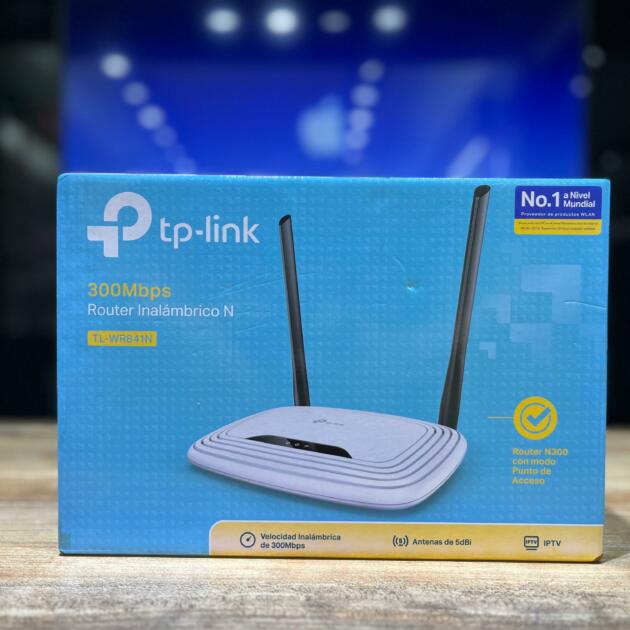 ROUTER TP-LINK TL-WR841N.