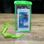 FUNDA SUMERGIBLE PARA CELULAR VERDE