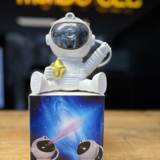 PROYECTOR ASTRONAUTA SENTADO