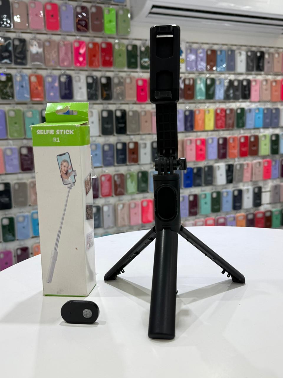 Palo de selfie y tripode r1