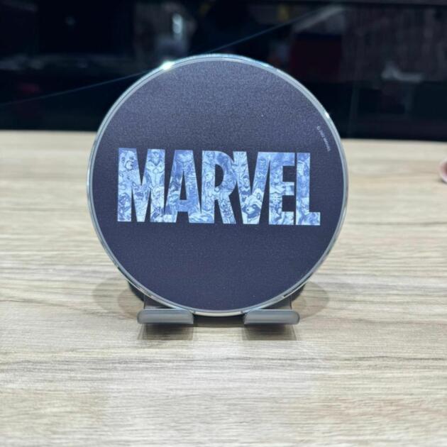 base cargadora marvel